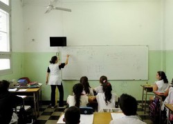 Maestra en escuela